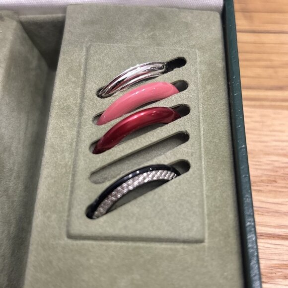 Gucci Women's Gold-Tone Flex Bracelet Vintage11/12 0243312 See Description - Picture 4 of 8